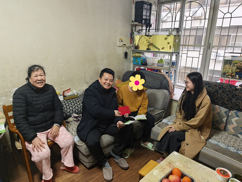 家访 (1)_副本.jpg 家访 (1)_副本.jpg