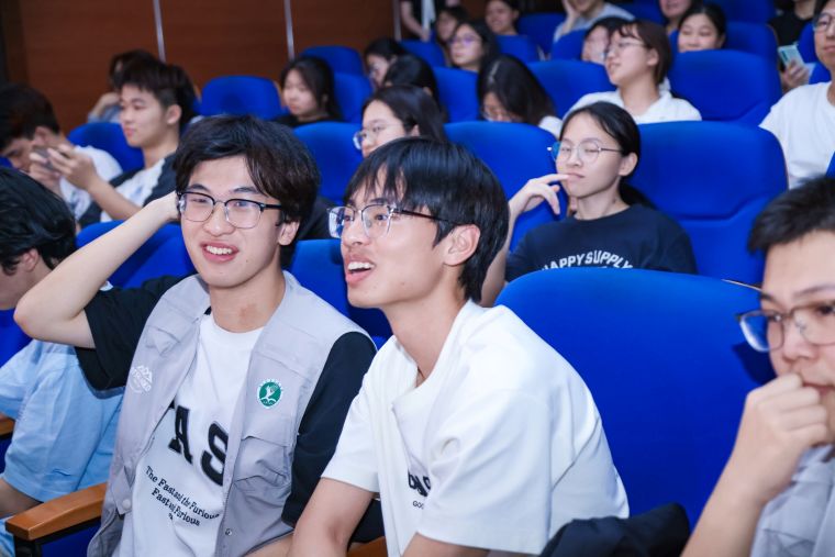 现场观众反响热烈.jpg
