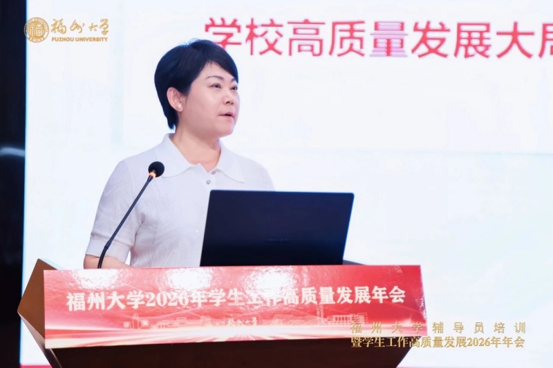 张红.jpg 张红.jpg
